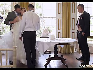 My beloved groom prefer to witness his friends bang my pussy